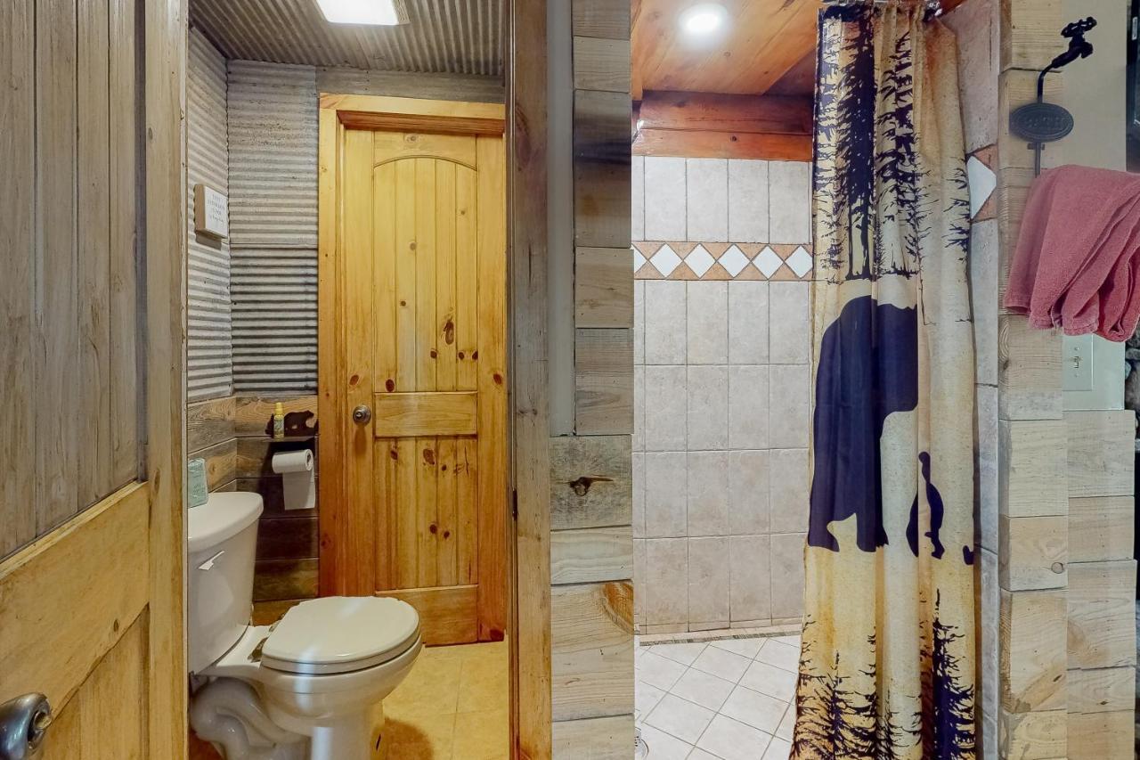 Bear Caves At Black Bear Cottages Sevierville Exterior photo